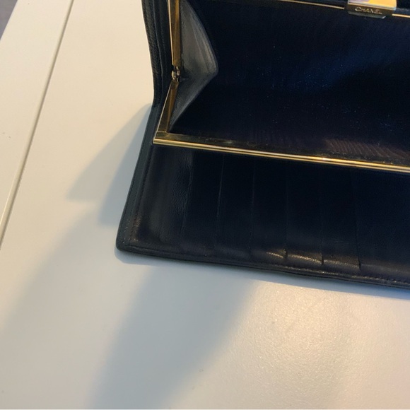 💯% Authentic CHANEL CC Black Caviar Wallet✨ - Picture 7 of 15